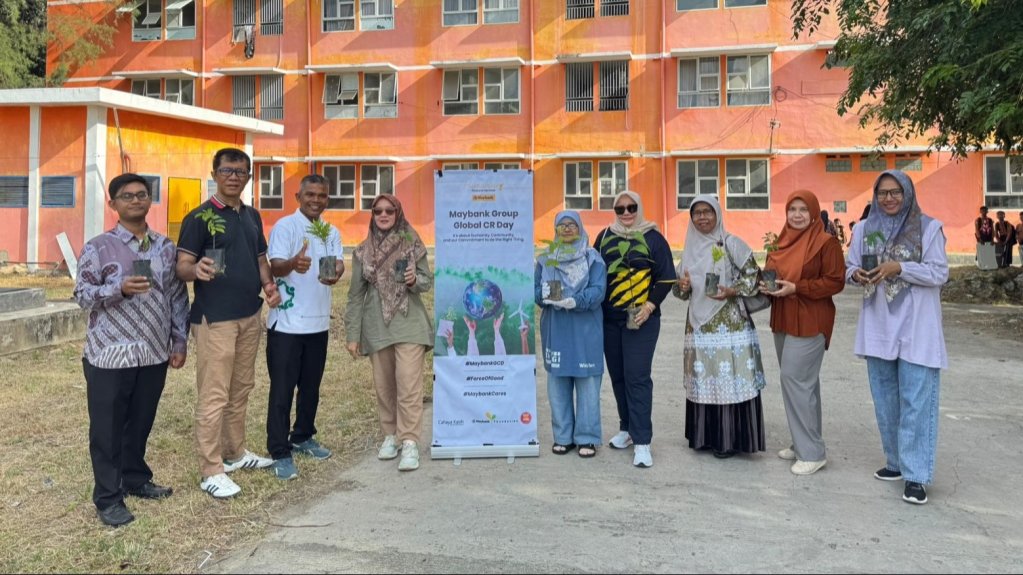 Maybank Banda Aceh Branch Celebrates Global CR Day with “Roots for The Future” in Collaboration with Rumah Bumi Lestari Foundation and Biology Department of USK